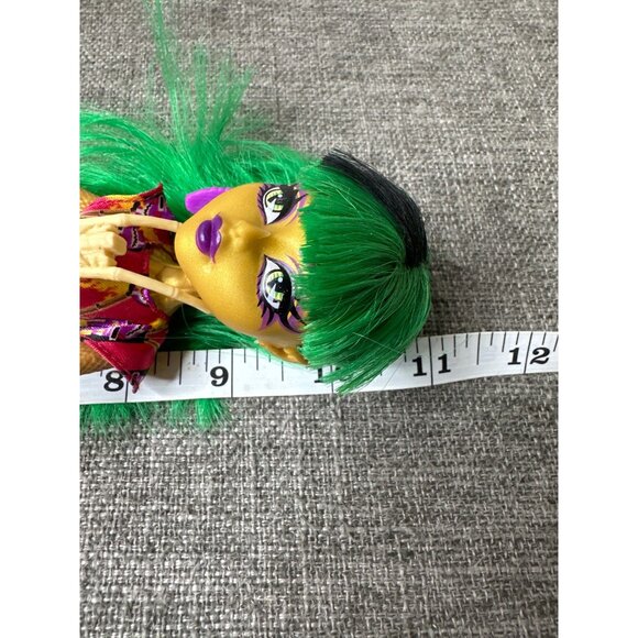 Monster High Doll Ghouls Get Away Jinafire Long Neon Green Hair - Picture 6 of 6